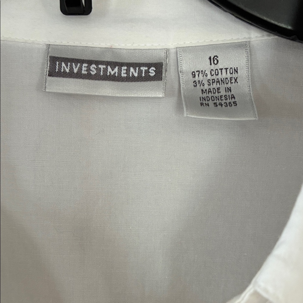 Investments Women's White Button-Down Shirt - Picture 2 of 6